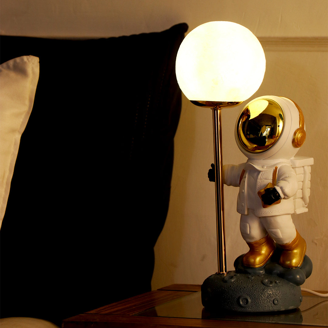 Astronaut Moon Wall Lamp with Three Colors of Light,Diameter 15cm