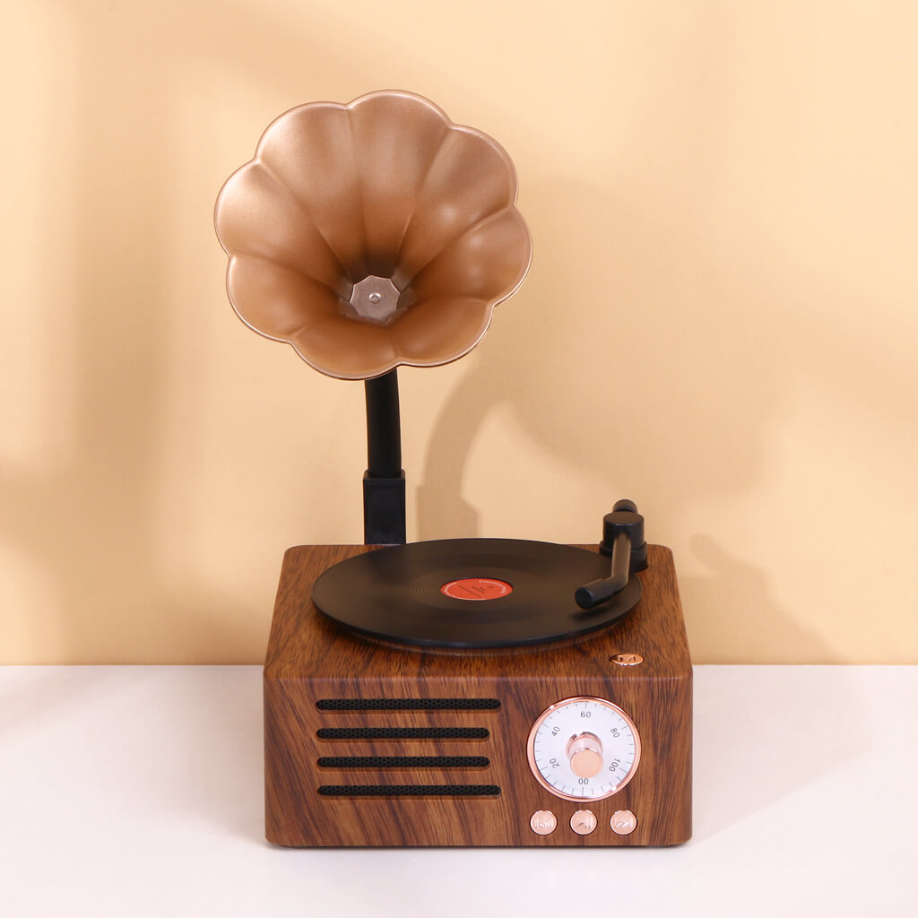 Retro Gramophone Bluetooth Speaker with Rotating Disc Retro Gramophone Bluetooth Speaker with Rotating Disc