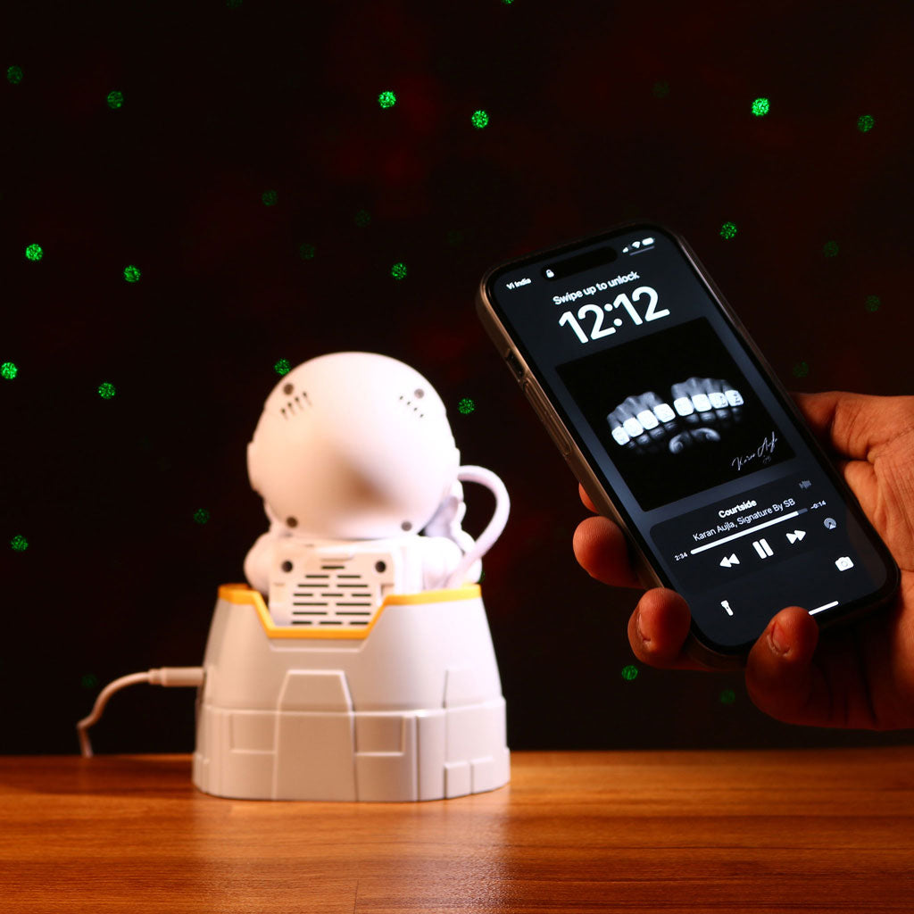 Astronaut Galaxy Speaker and Projection Lamp Astronaut Galaxy Speaker and Projection Lamp