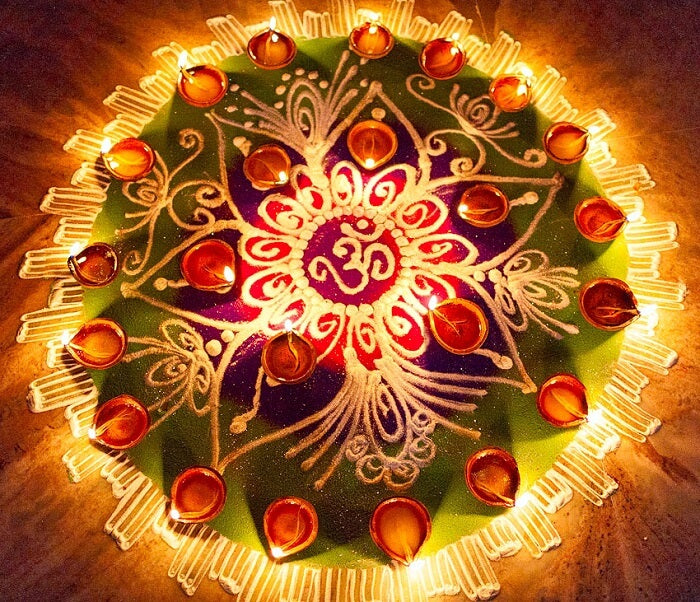 10 Crazily Awesome Rangoli Patterns to Try This Diwali