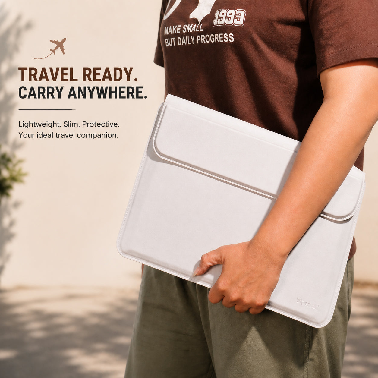 Elevate Pro - Laptop Sleeve with Magnetic Stand