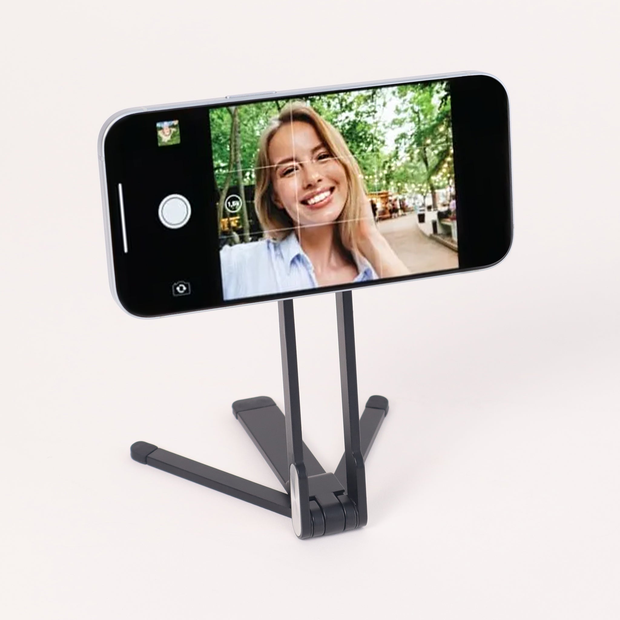MagClip- Magsafe Tripod Stand