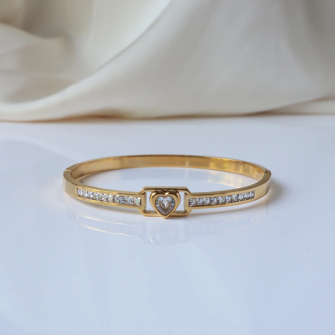 Heart Oasis Sleek 18K Gold Plated Bangle