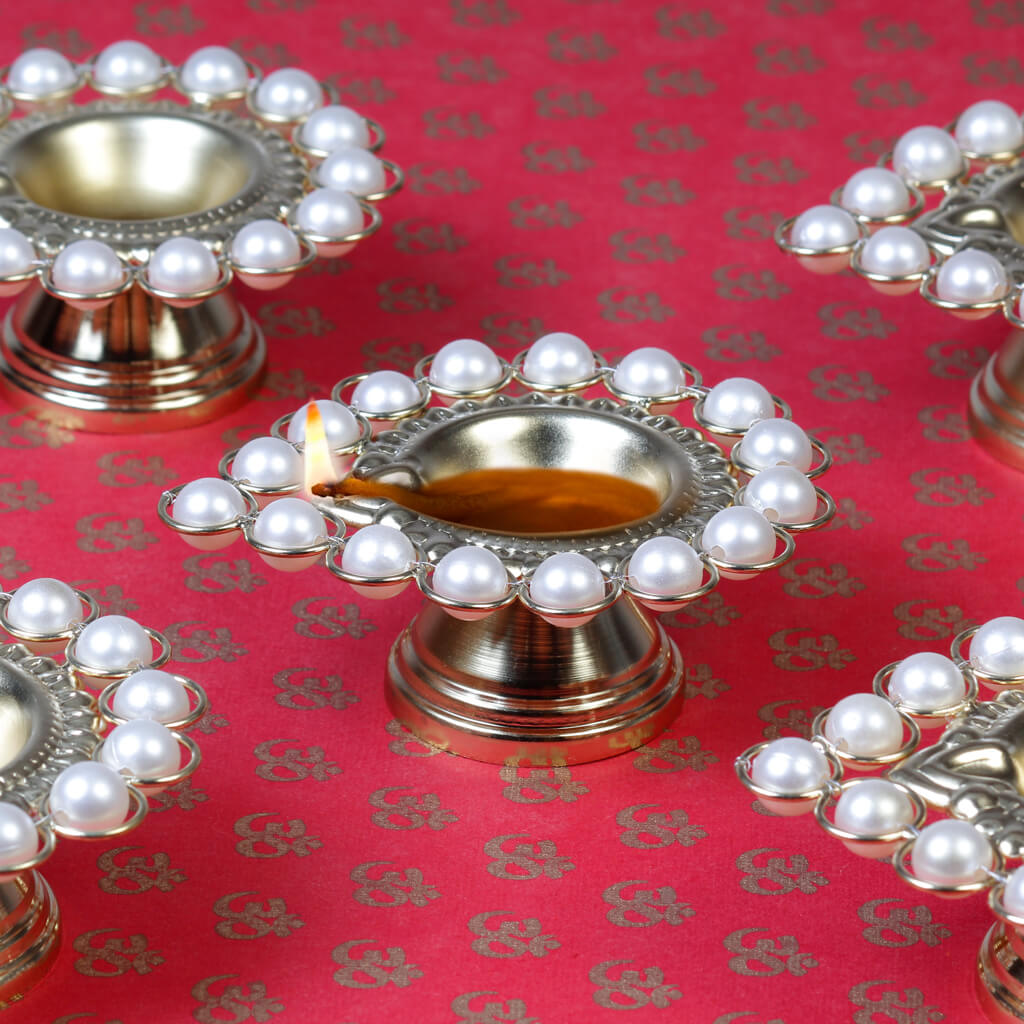 Pearl Metallic Diya