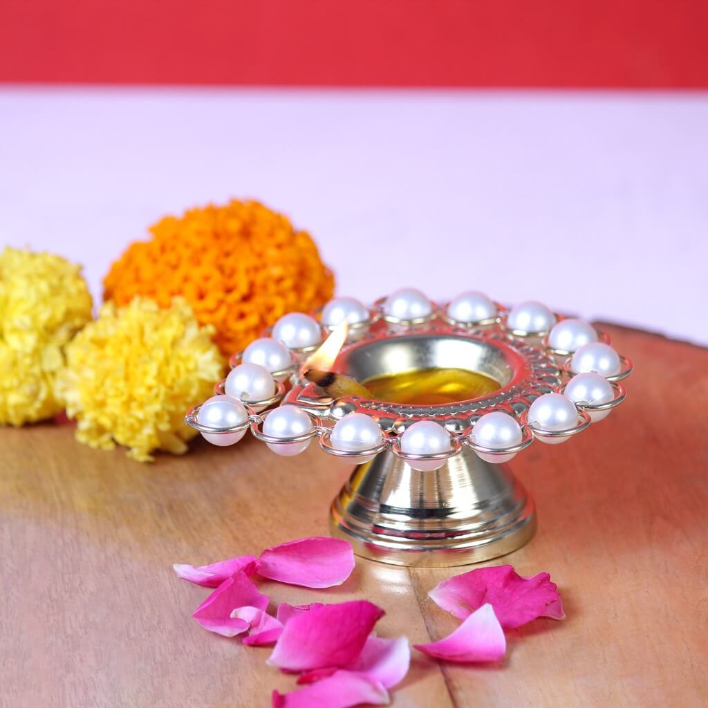 Pearl Metallic Diya