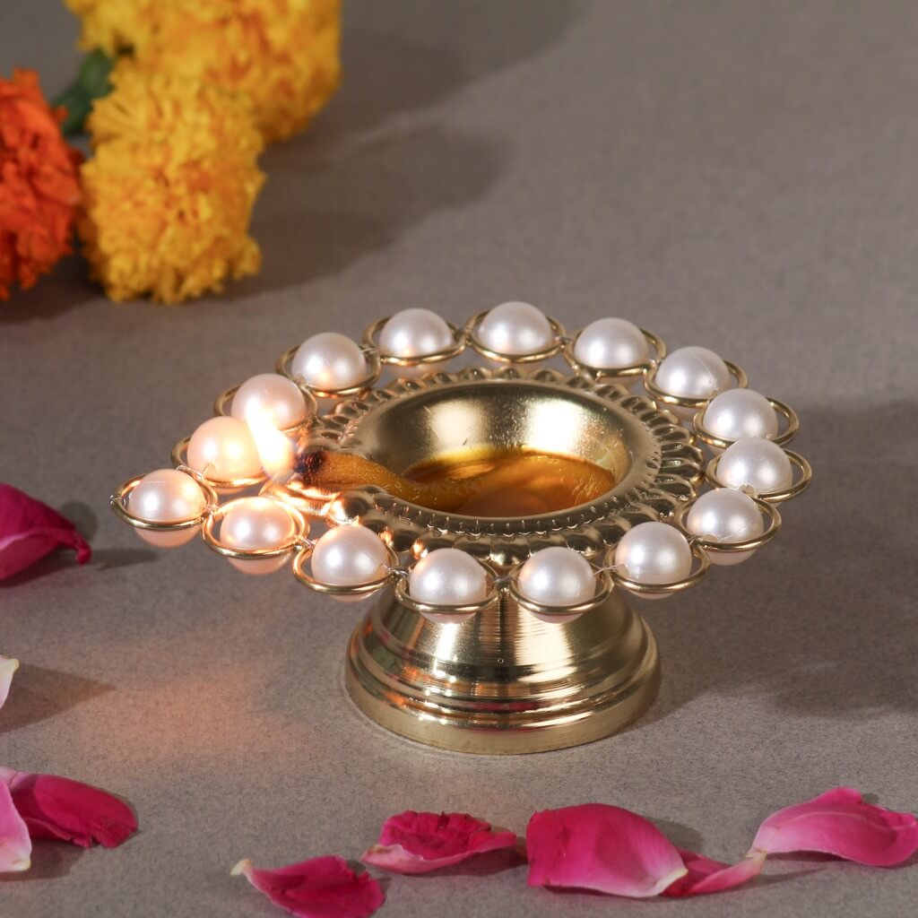Pearl Metallic Diya