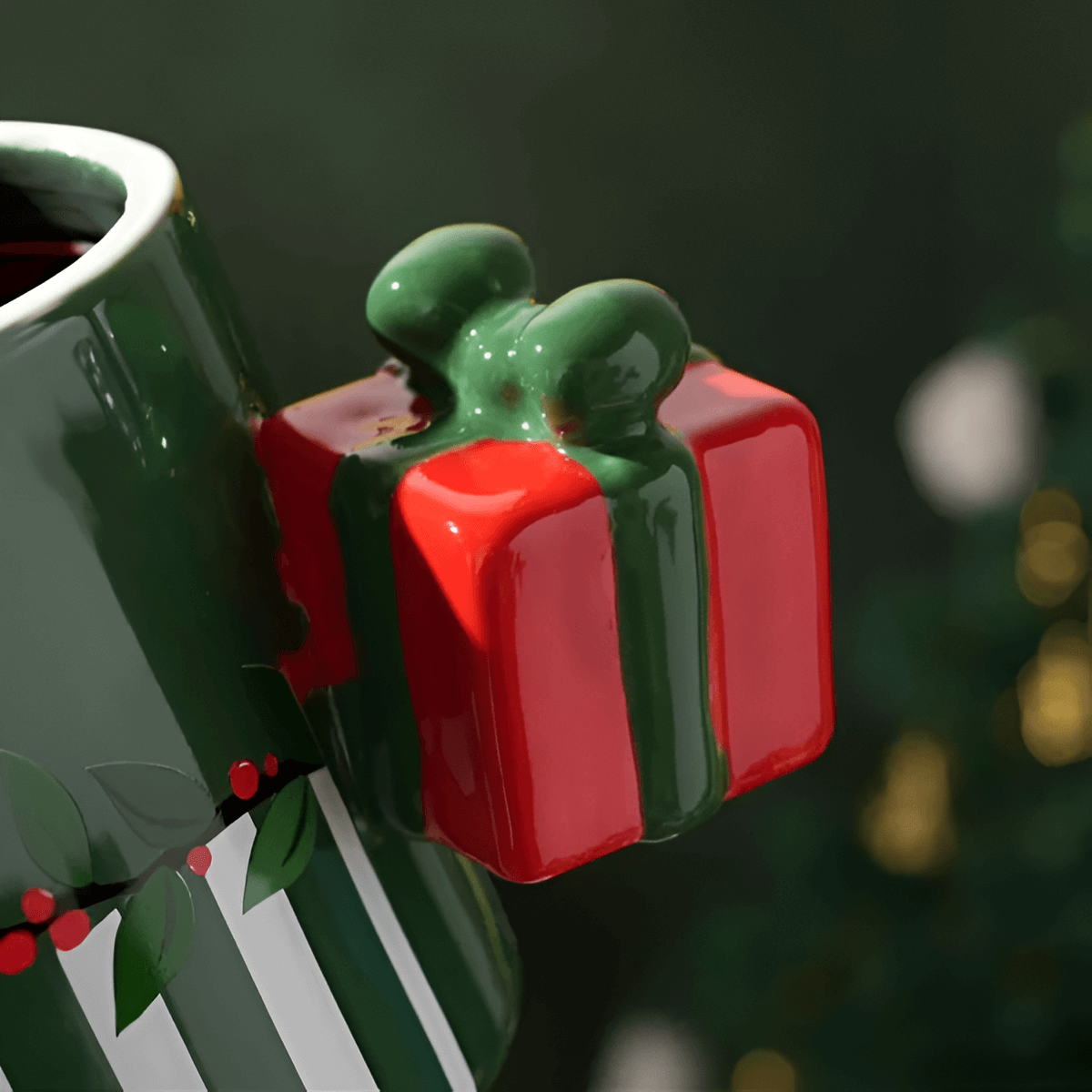 https://www.bigsmall.in/cdn/shop/files/p-christmas-themed-mug-with-gift-box-handle-assorted-single-piece-270162-3.png?v=1702890960&width=2400