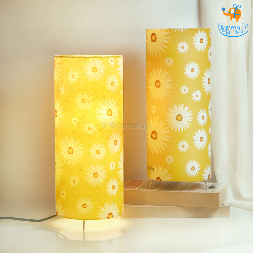 Daisy Cylindrical Table Lamp