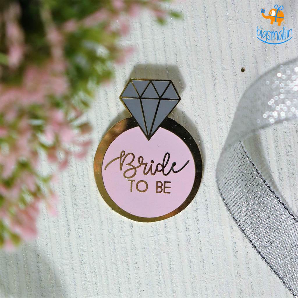 Bride To Be Lapel Pin - bigsmall.in