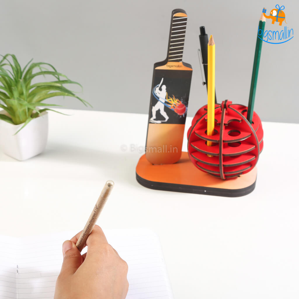 Cricket Pen Stand