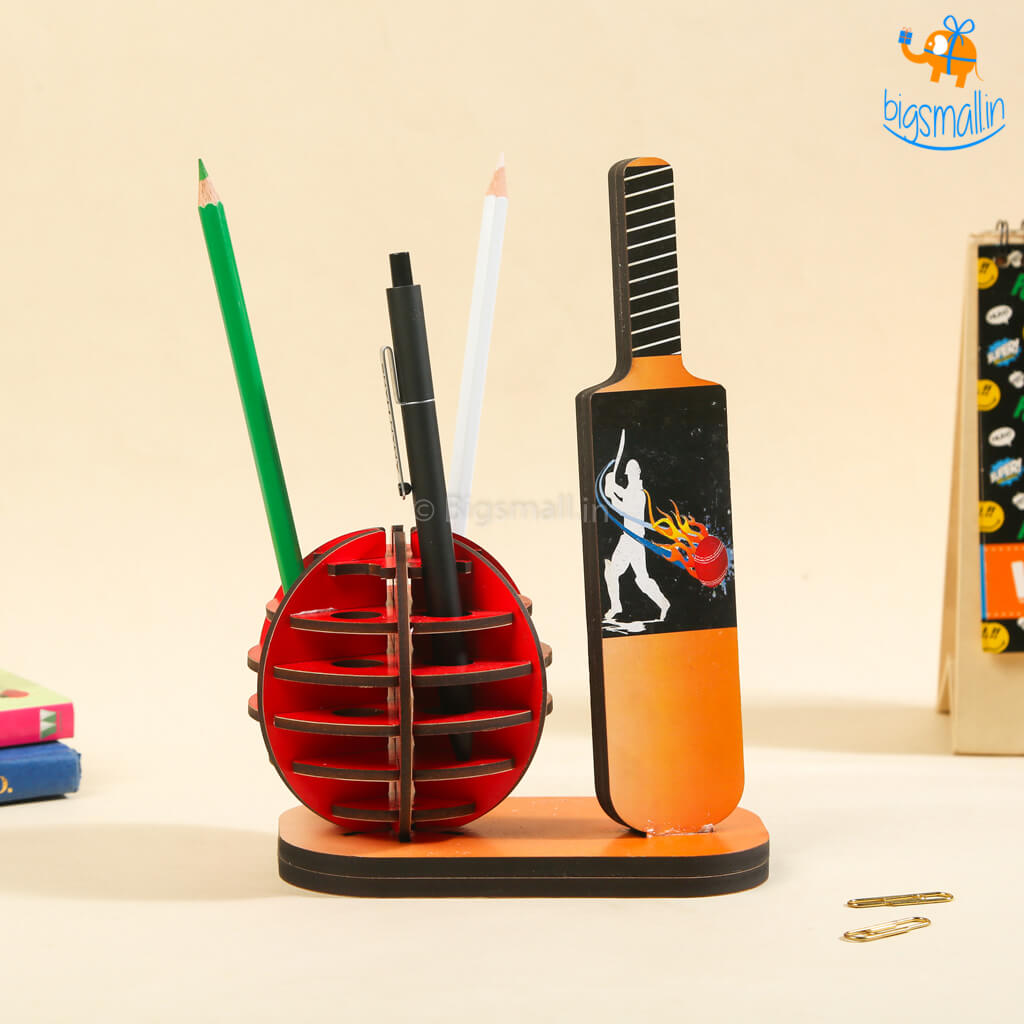 Cricket Pen Stand