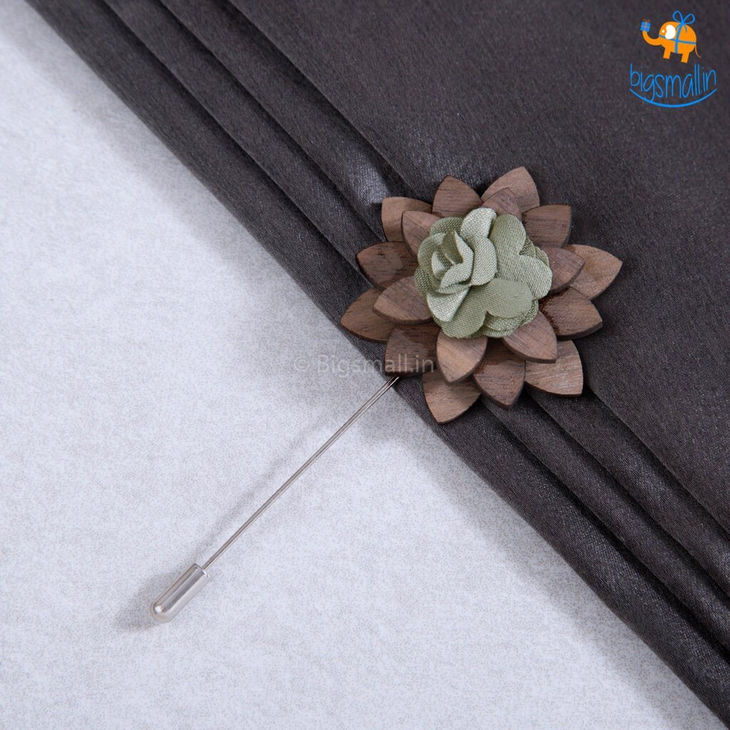 Flower Wooden Brooch - bigsmall.in