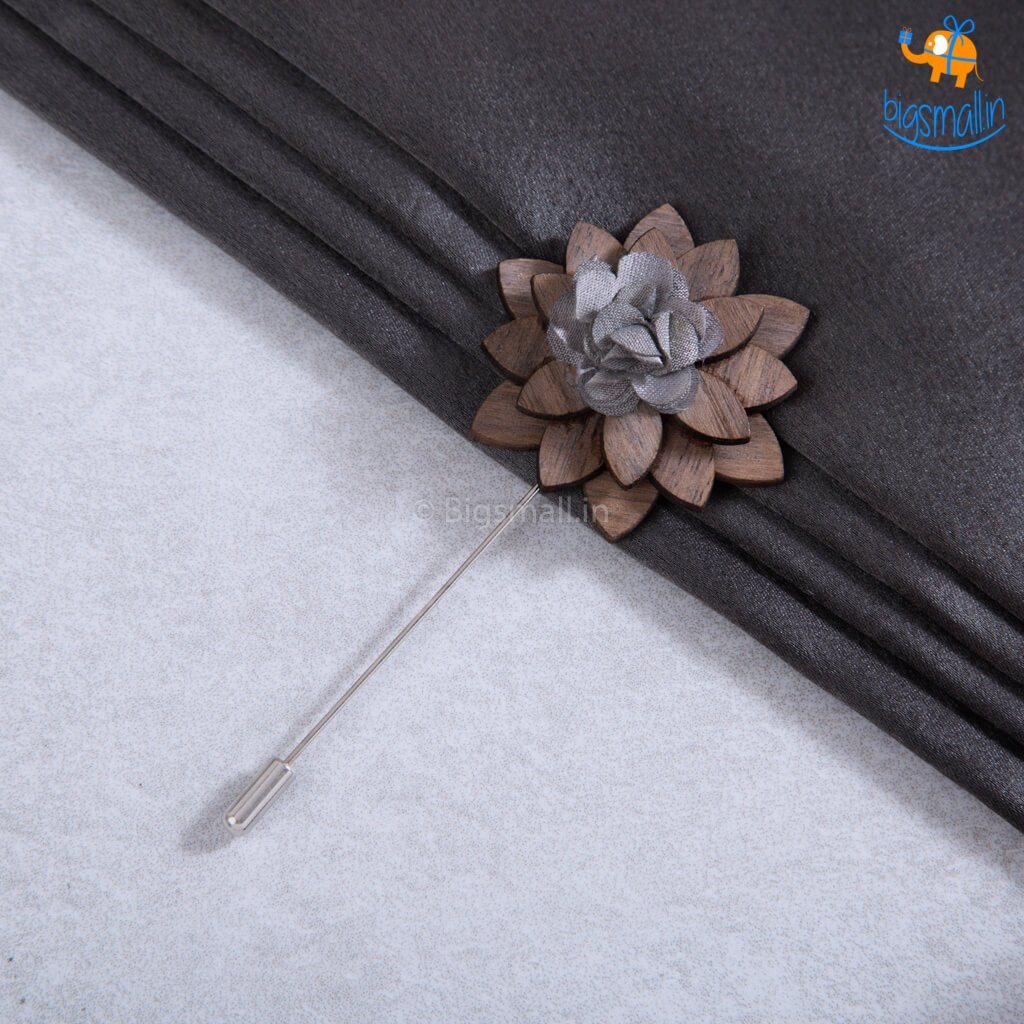 Flower Wooden Brooch - bigsmall.in