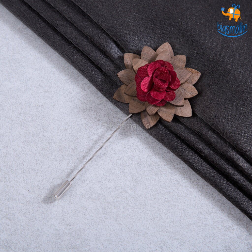 Flower Wooden Brooch - bigsmall.in