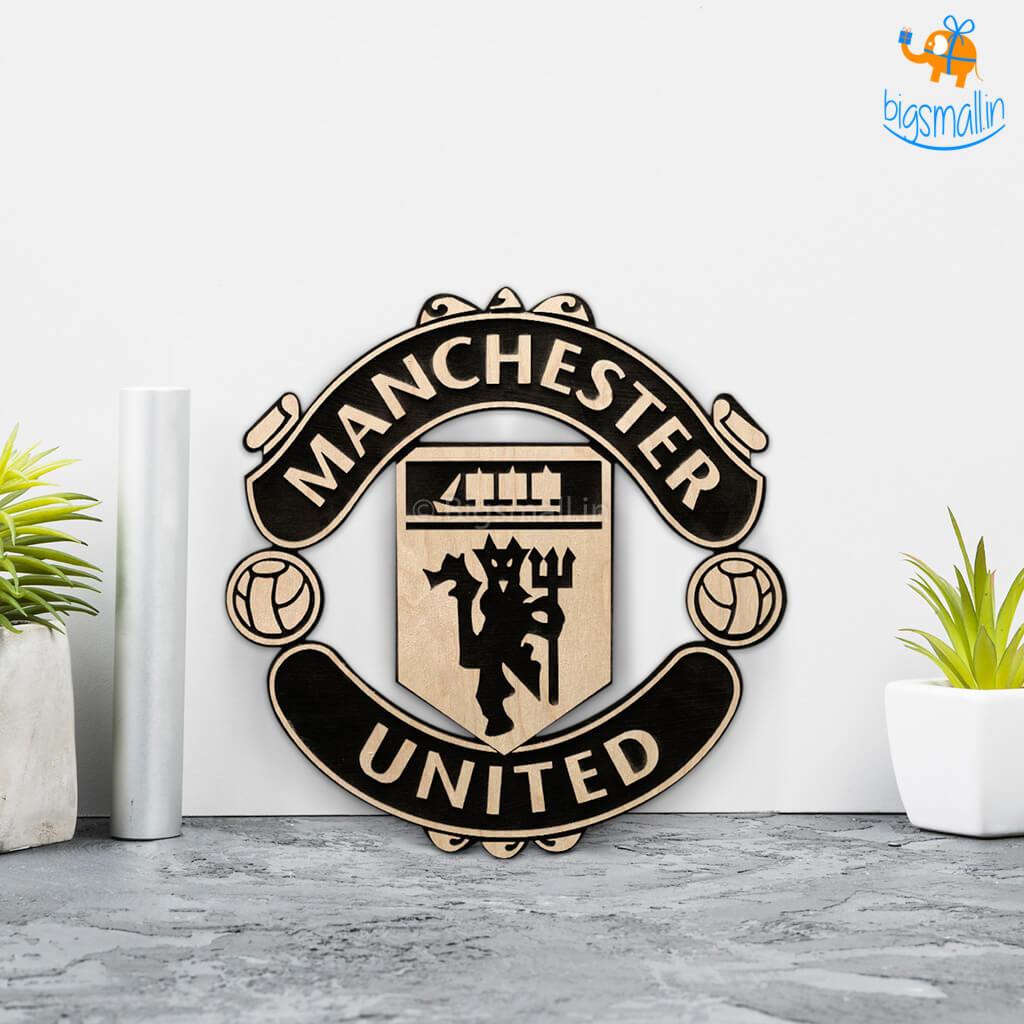Manchester United Engraved Wooden Crest - bigsmall.in